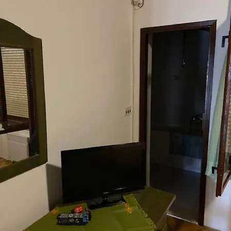 Pensionat In With Balcony, Air Conditioning, Wifi 5188-7