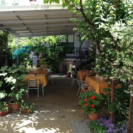 Pensionat In With Balcony, Air Conditioning, Wifi 5188-7