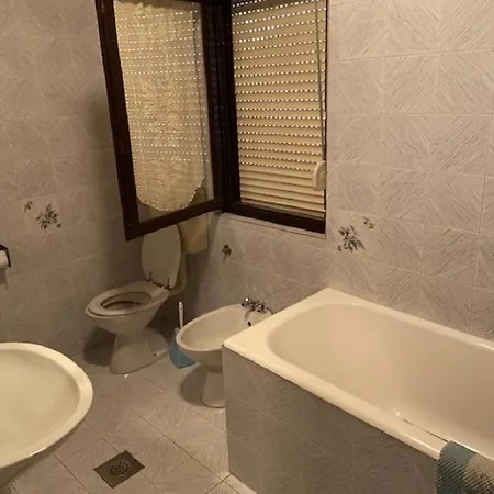 招待所 In With Balcony, Air Conditioning, Wifi 5188-7 Sukošan