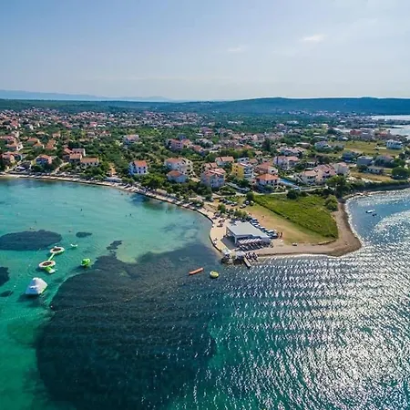 招待所 In With Balcony, Air Conditioning, Wifi 5188-7 *